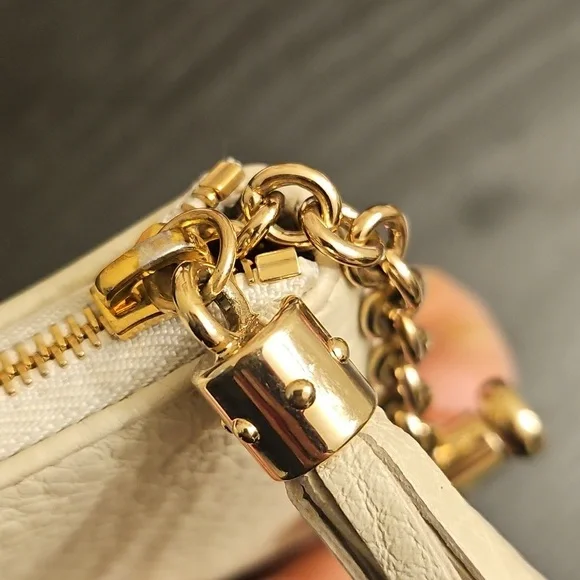 Gucci Soho Leather Tassel Key Pouch Cream GG Logo Authentic - Picture 3 of 11